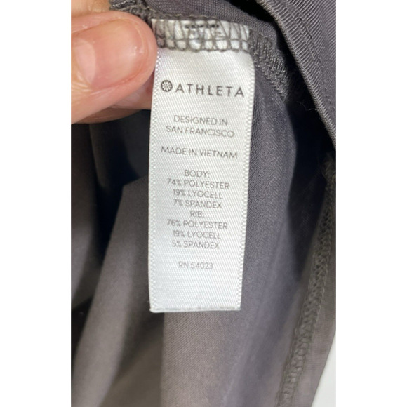 Athleta Split Back Essence Semi Fit Long Sleeve Top Gray Size Medium Activewear - Picture 11 of 12